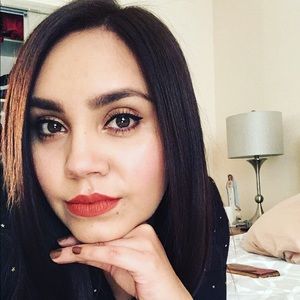 Meet your Posher, Violeta